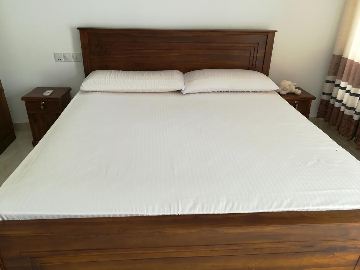 Sea Breeze Hotel Bentota Buitenkant foto